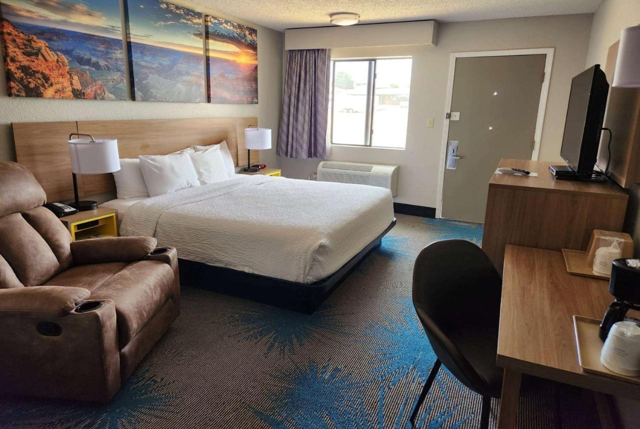 Days Inn By Wyndham Тикумкари Екстериор снимка